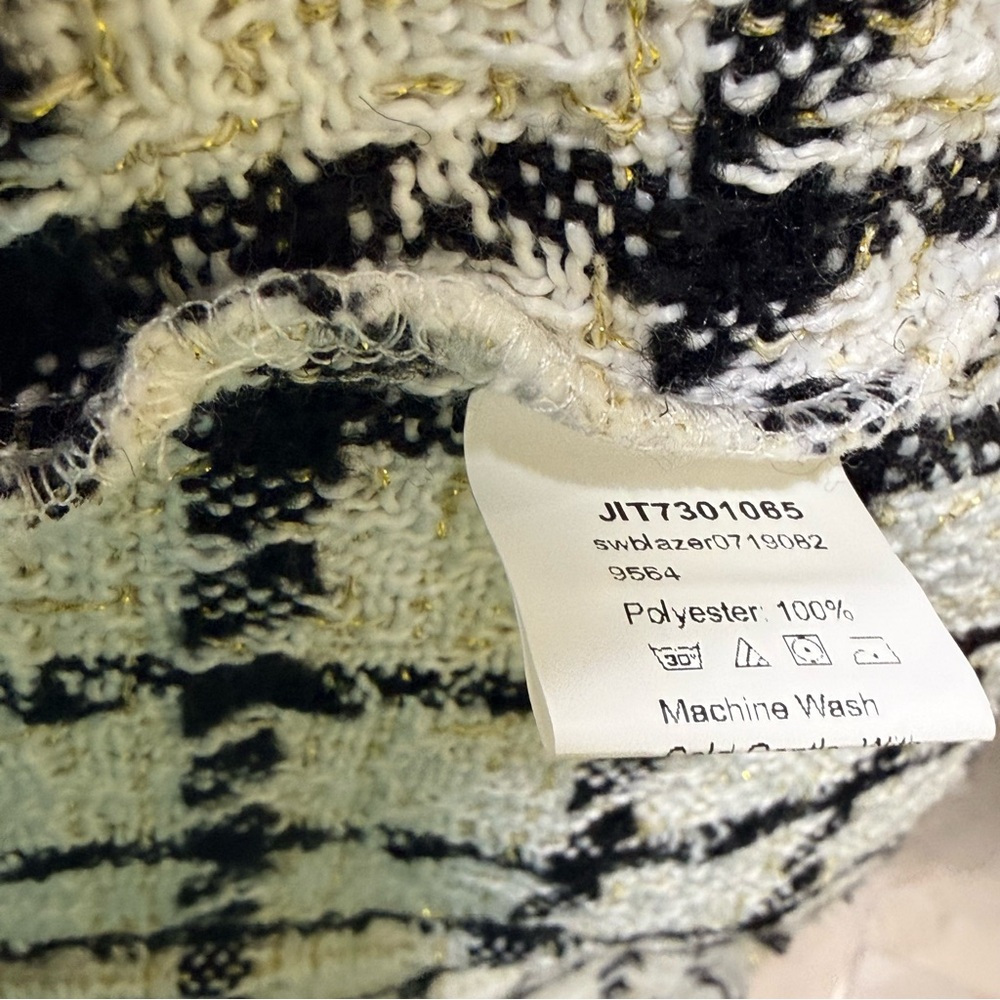 NEW Women’s Black & White Tweed Sleeveless Vest Jacket Gold Buttons Fringe Trim - Picture 7 of 16